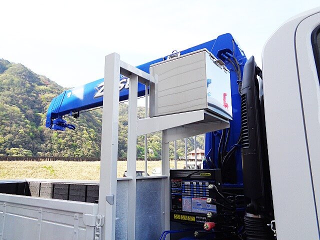 クレーン作業の安全を支える装備と点検のポイント