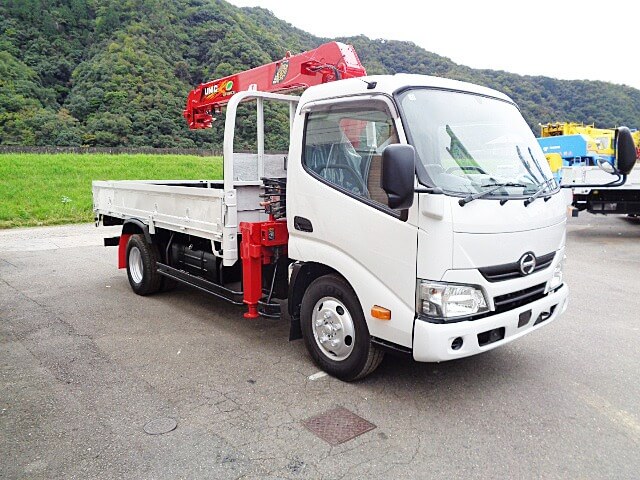 3tクラスのユニック車の基本スペックとクレーン作業能力